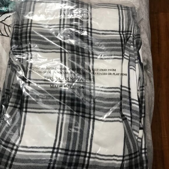 Plush Ultra Soft Intimates Black & White Plaid size Small New with tags #107 - Picture 4 of 9
